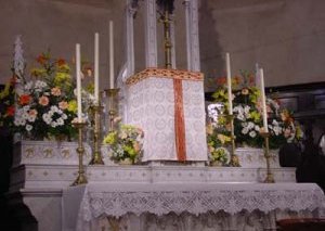 Le tabernacle de l'glise de Saint-Puierre-de-Colombier
